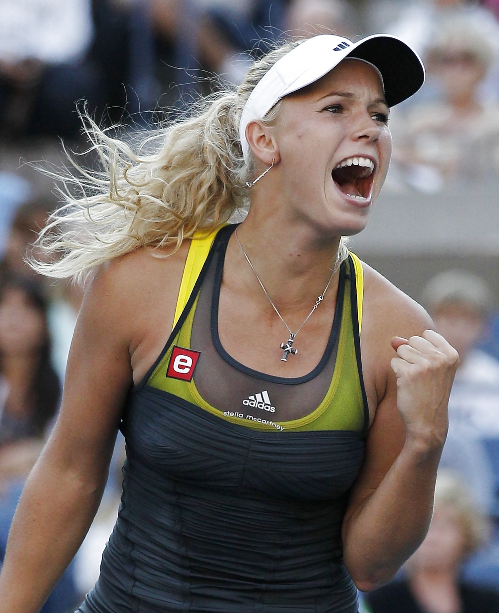 Caroline Wozniacki feeding time #30886041