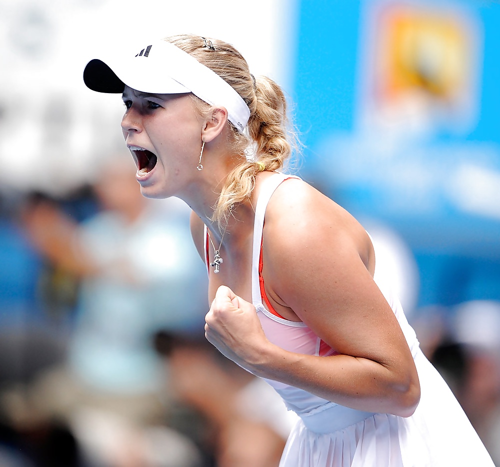 Caroline Wozniacki feeding time #30886108