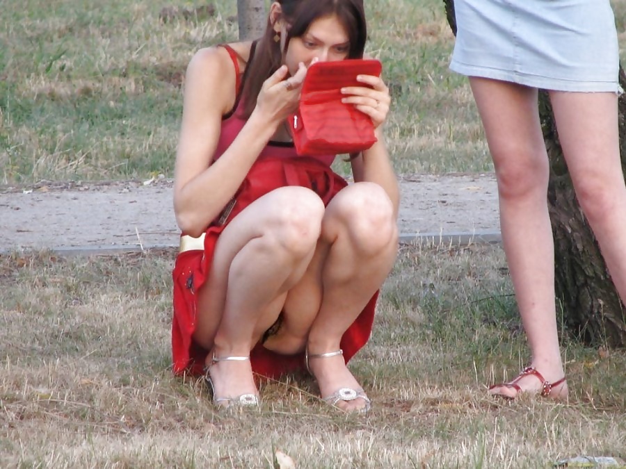 Pubescentes asomando el vello púbico
 #39789121