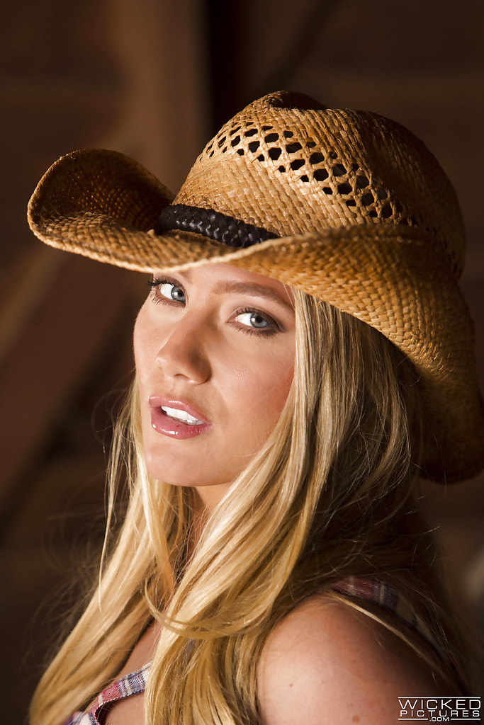 Country girl AJ Applegate and her big butt pose nude in cowboy hat #52477593