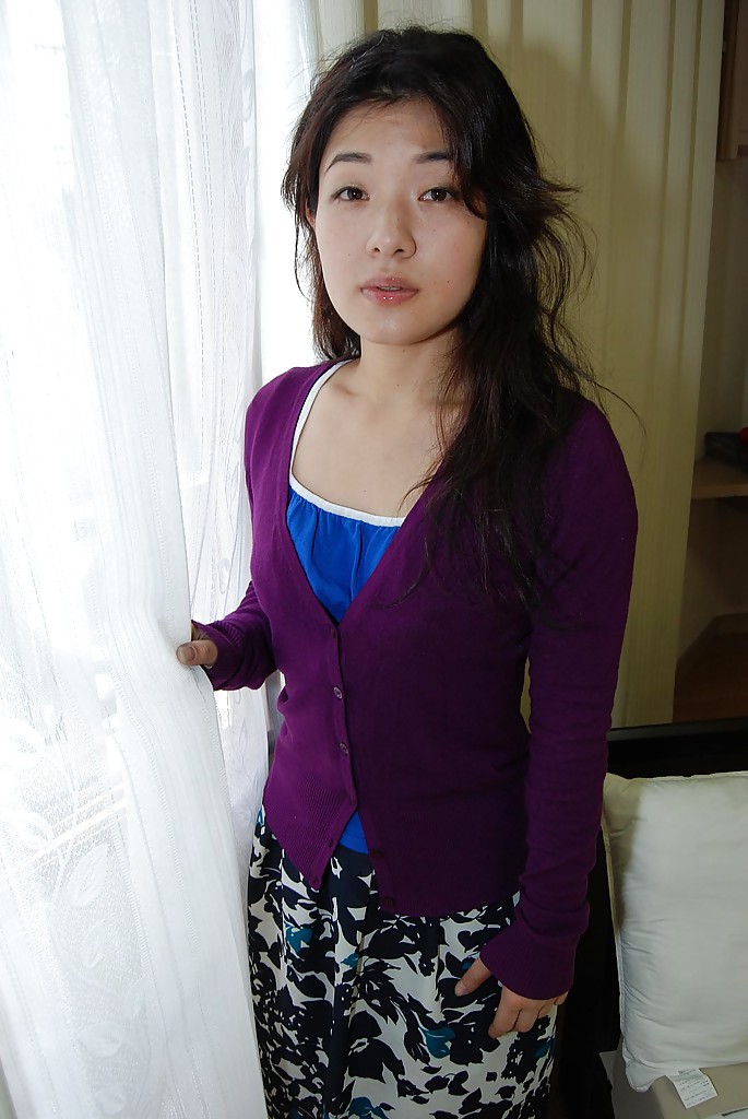 Milf asiatica yuko goto mostra le sue piccole tette in una lingerie sexy
 #50047454