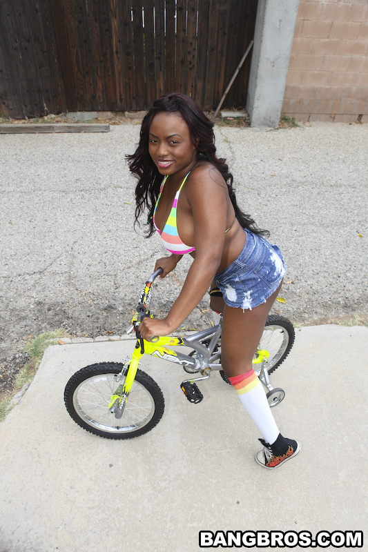 Black goddess Jada Fire exposing big ass and boobs after a bike ride Porn  Pictures, XXX Photos, Sex Images #2615867 - PICTOA