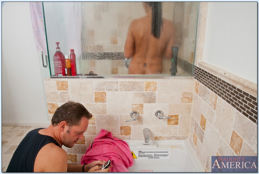 Sexy esposa con tetas pequeñas tiffany brookes follada después de la ducha
 #55732994