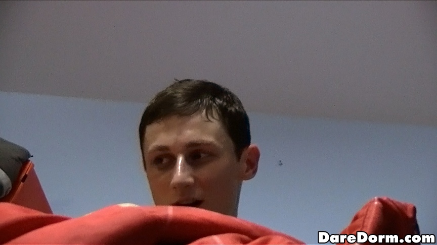 Wilde Studentenwohnheim-Party wird zu leidenschaftlichem Gruppensex mit frechen Studentinnen
 #50374722