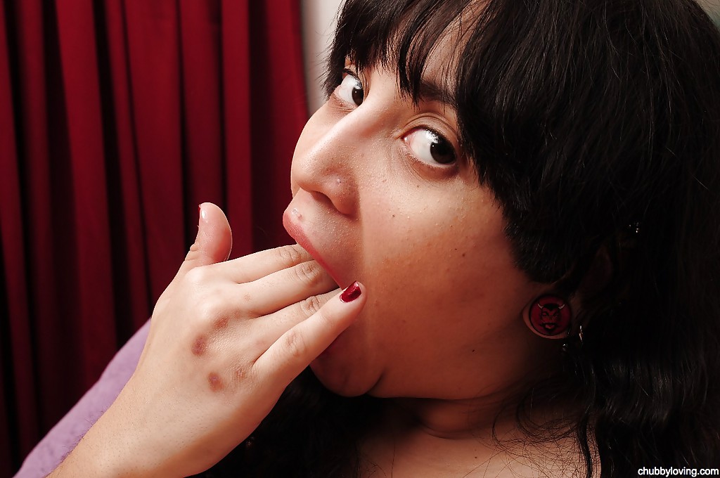 Latina reifen syra hat ihre fettigen großen Titten geneckt und Muschi geleckt
 #51784549