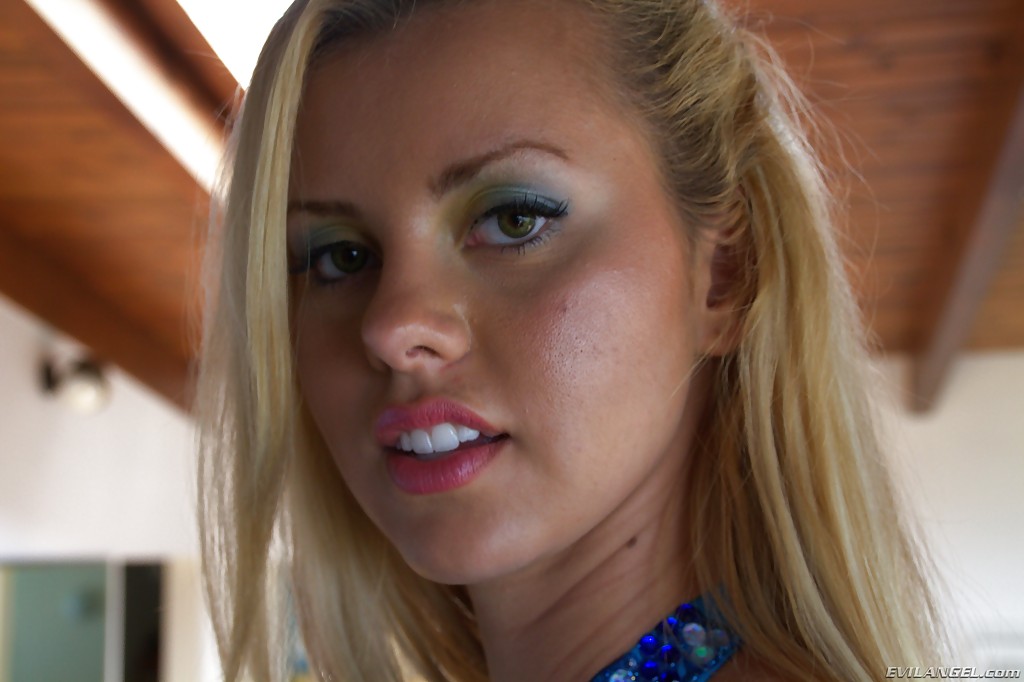 Stunning latina babe Jessie Rogers showcasing her jaw-dropping fanny #50644588