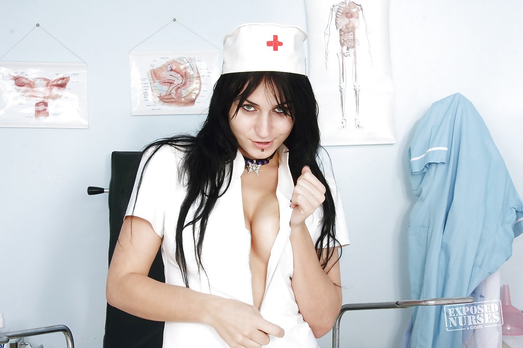 Glänzende und prächtige Krankenschwester Babe roxy taggart verbringt Zeit mit Spielzeug
 #55392603