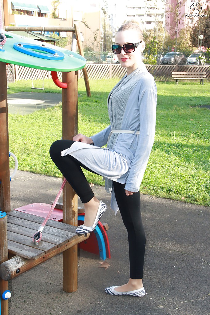 Christelle knows that you can do a lot of thing on the playground #51358243