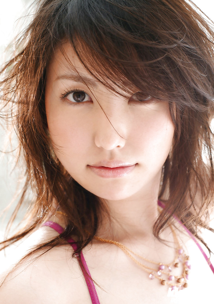 Sexy asiatische Babe in Dessous Takako Kitahara entblößt ihre zierlichen Krüge
 #50607047