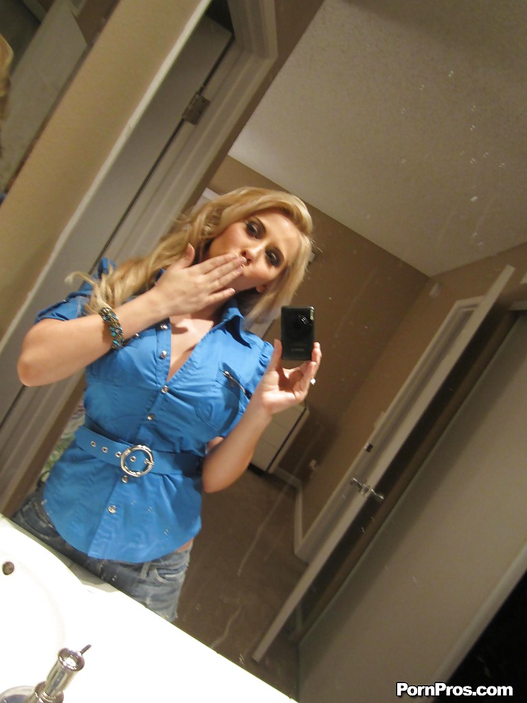 Madison ivy se desnuda para una sesión de fotos amateur y muestra su hermoso culo
 #54876527