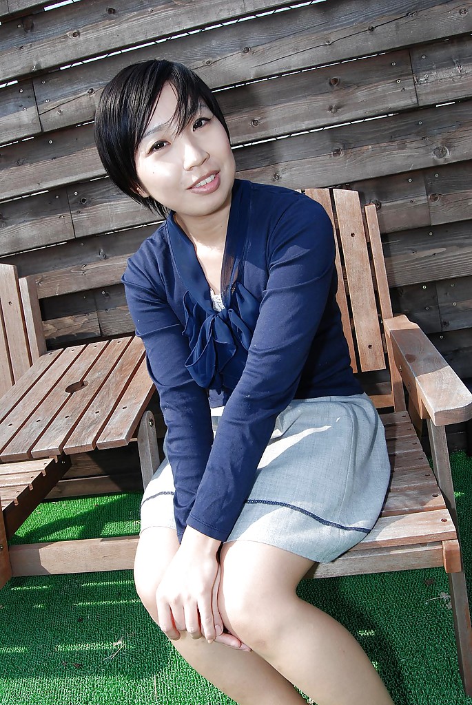 Outdoor posing session reveals hairy pussy of sexy Asian Kanako Kimura #50342930
