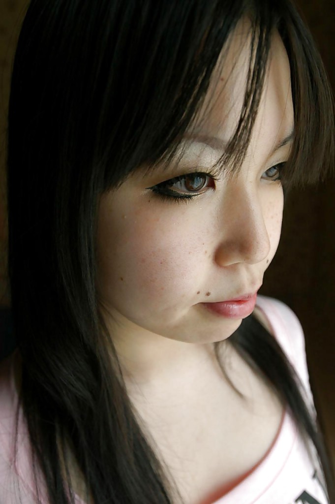 Asiatisch babe fumika murase undressing und showcasing ihre saftig gash in nahaufnahme
 #51210655