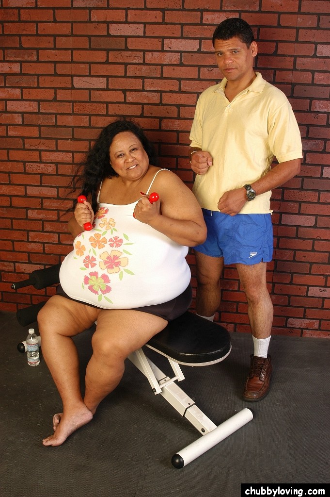 Obesa filipina debrina chupando la polla después de desnudar floppers masiva #52114316