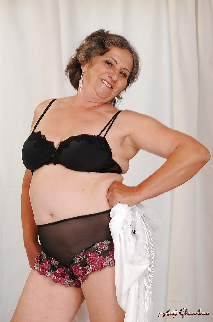 Naughty granny with fatty curves getting rid of her lingerie #51023295