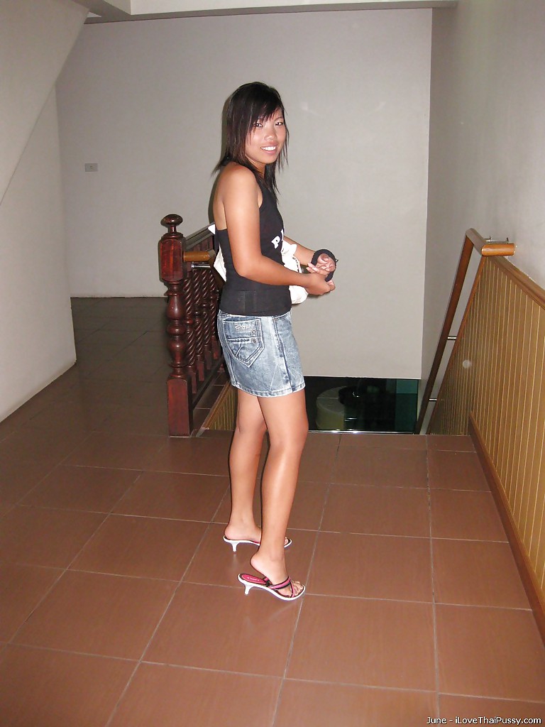 Asiática cachonda recibe una corrida en su coño afeitado después de follar duro
 #52207584