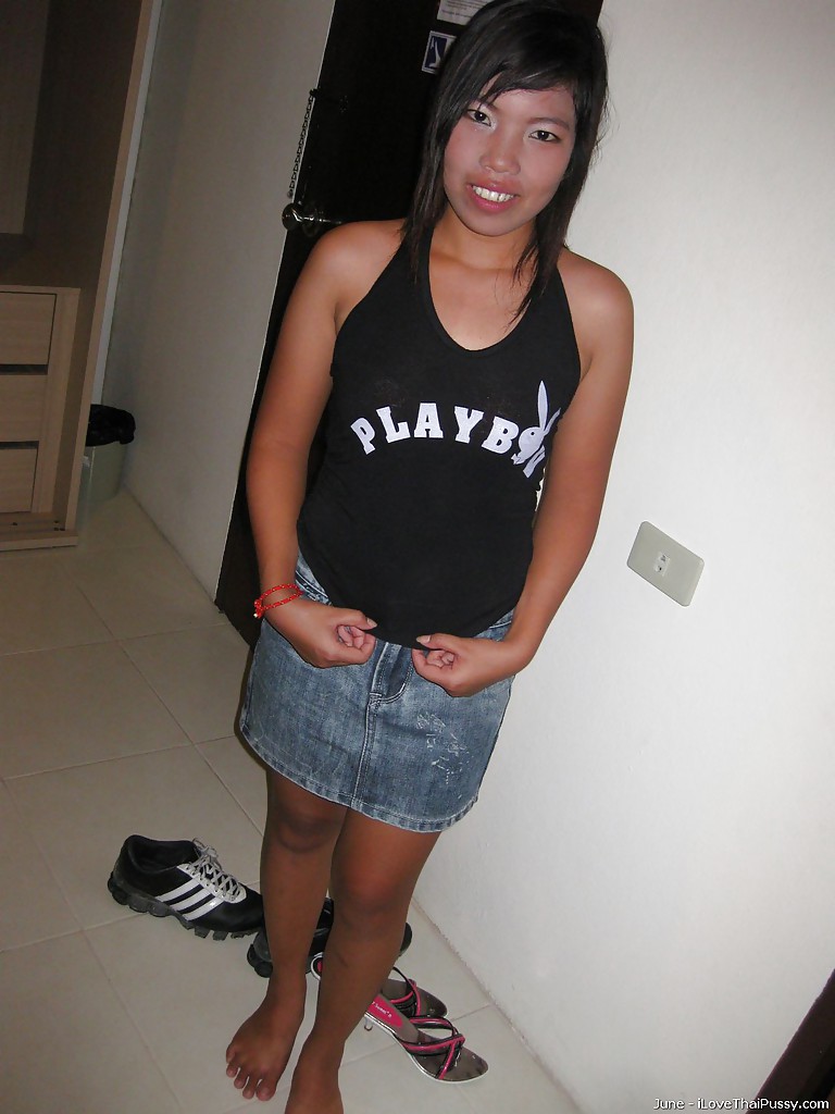 Asiática cachonda recibe una corrida en su coño afeitado después de follar duro
 #52207614