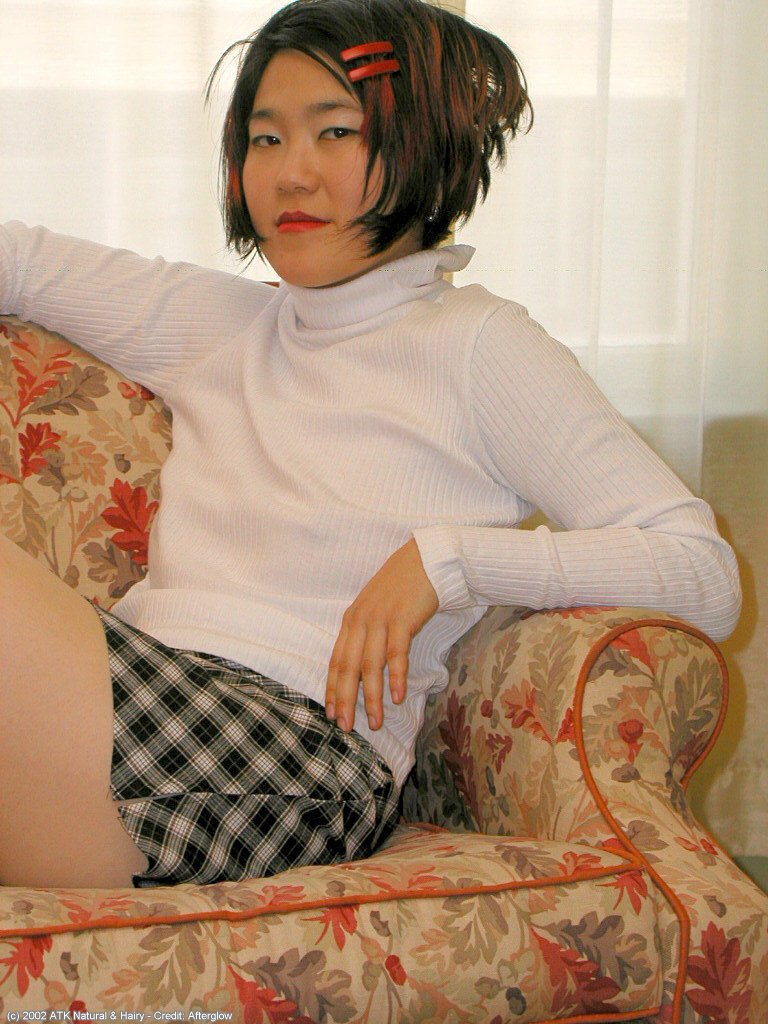 Asiatische erste Timer in kniehohen Nylons blinken upskirt Unterwäsche
 #52016789