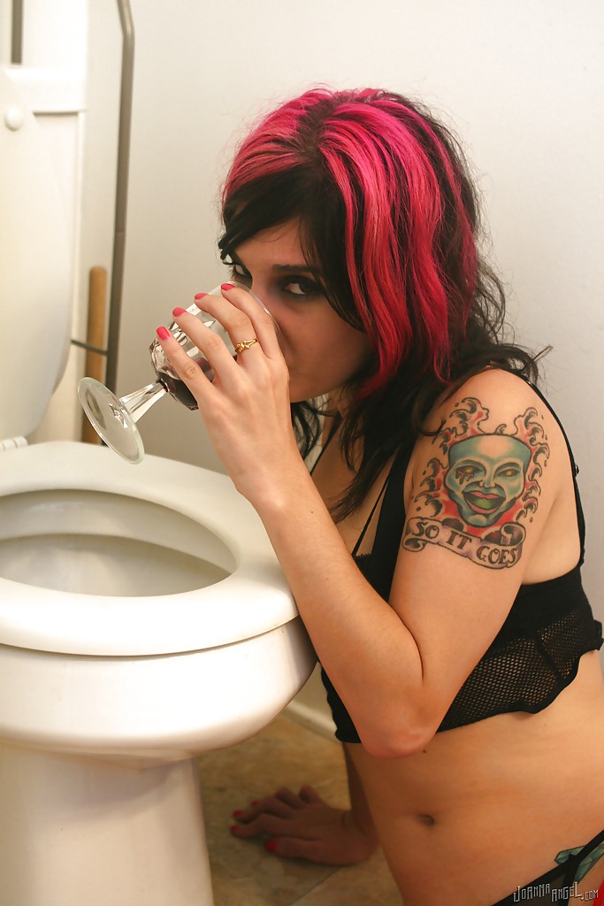 Amateur posing session with a marvelous beauty Joanna Angel in bathroom #54342001