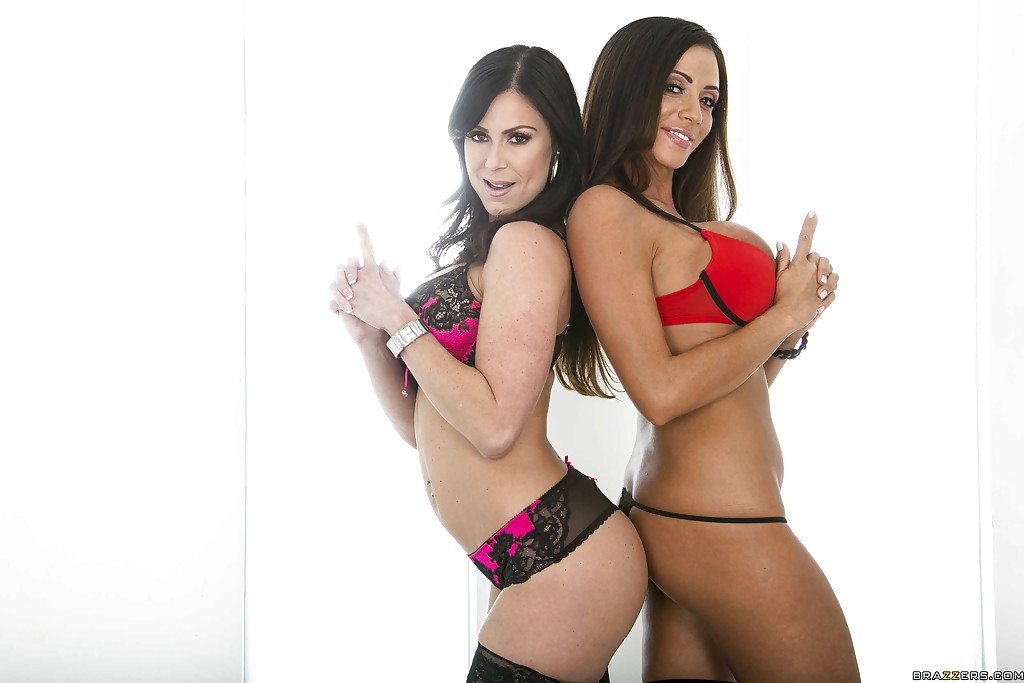 Incredibly hot MILFs Ariella Ferrera & Kendra Lust stripping and kissing every other