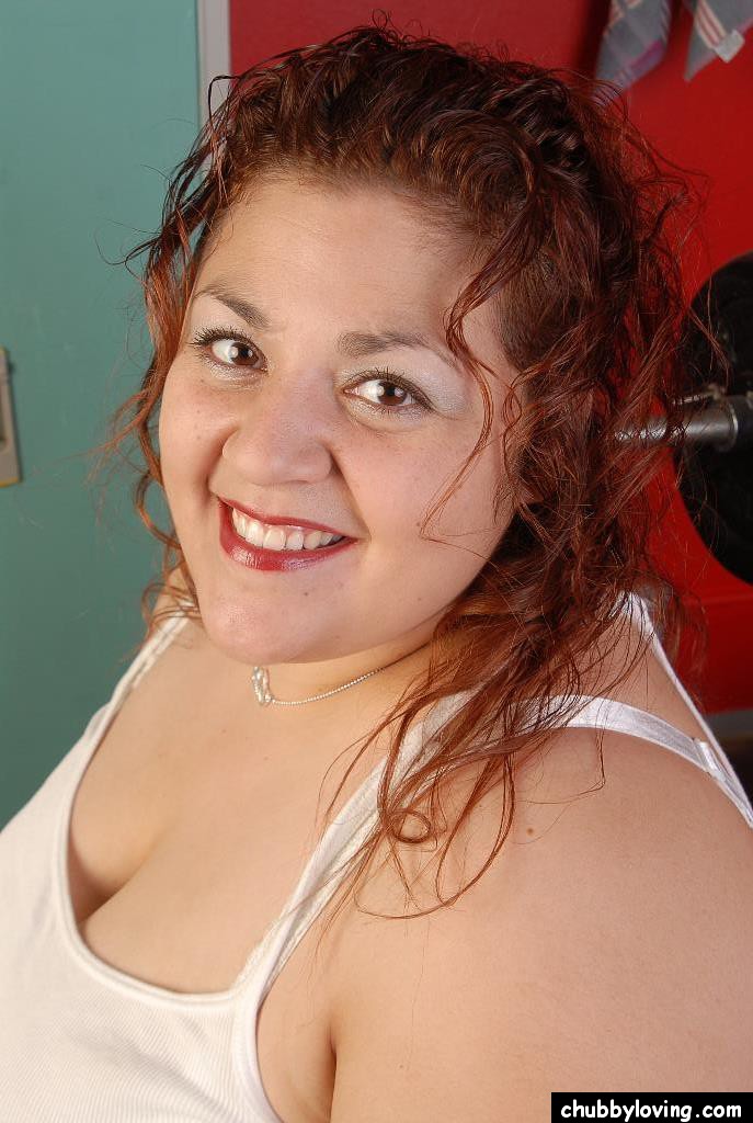 Reyna, grosse femme mature, pose dans le vestiaire, nue en webcam
 #52086666