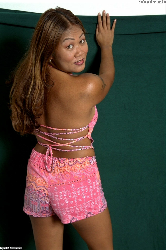 裸になってセクシーなお尻を見せるアジア人初老のティナ
 #50044103