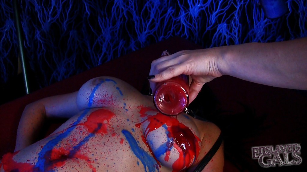 Awesome lesbian Anastasia Pierce gets her body covered with paint #50398200