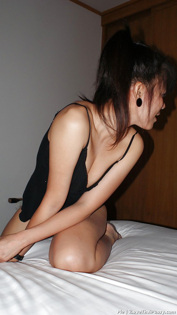 Amateur Asian whore Ple sure craves for some naughty moments in solo #50053573