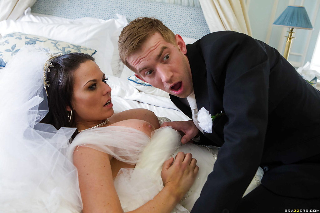 European MILF Simony Diamond giving big cock oral sex in wedding dress #52367437