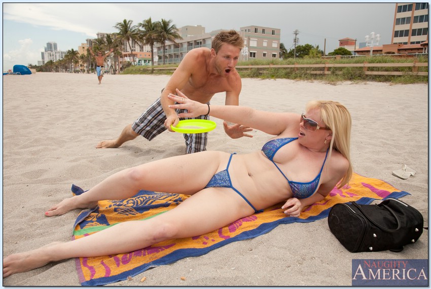 Chubby bikini mom Cameron Keys hooked on the beach and fucked #50155778