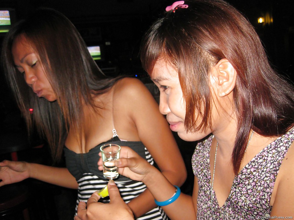 セクシーなお尻を持つ甘いアジアの女の子がピックアップされ、ハードコアに叩かれる
 #51059934