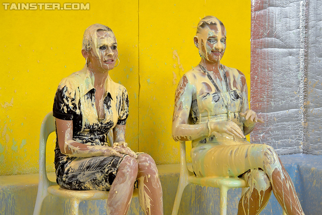 Fully clothed fetih gals on high heels are into messy action #54674616