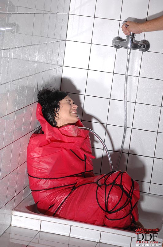 Miho lechter erträgt demütigende Fetisch-Qualen unter der Dusche
 #51966811