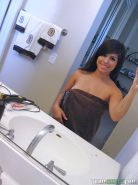 Big Busted Latina Hottie Layla Rose Picturing Herself In The Bath