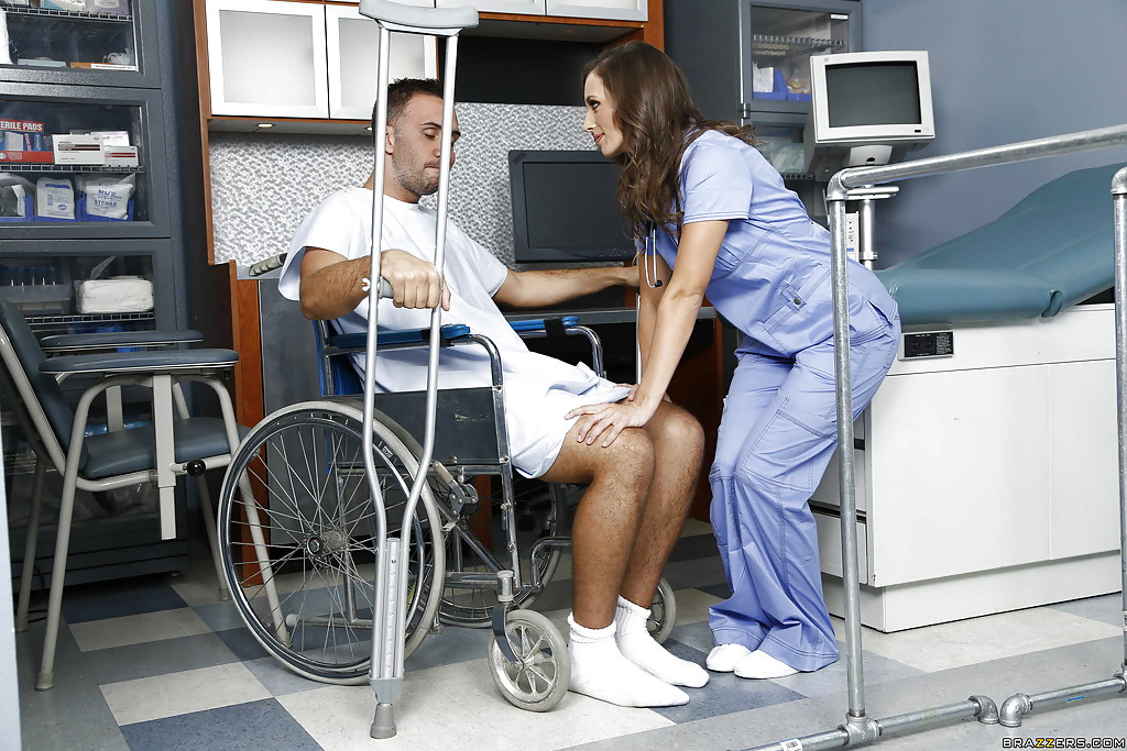 Realität Küken in einer Krankenschwester Uniform jamie jackson hilft ihr Patient #54149084
