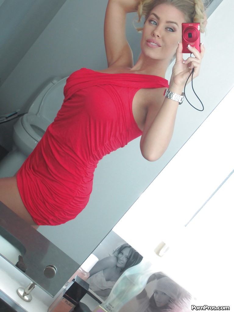La rubia más sexy del mundo, Nicole Aniston, descubre su hermoso cuerpo
 #50953281