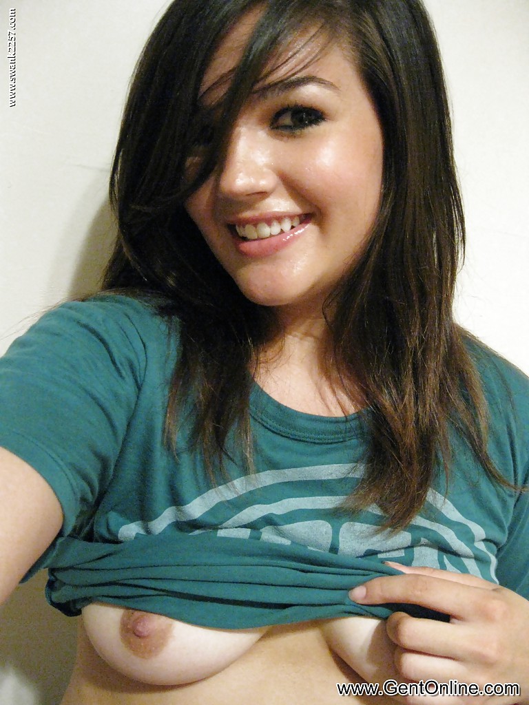 Mit einer Kamera Babe Veronica M. nimmt ein paar Bilder von ihrem natürlichen Vermögen
 #51835269