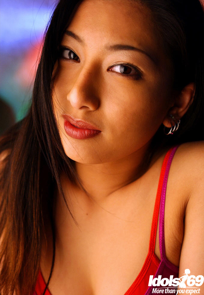 Atemberaubende asiatische Babe Ran Asakawa entblößt ihre zierlichen kleinen Titten
 #51210647