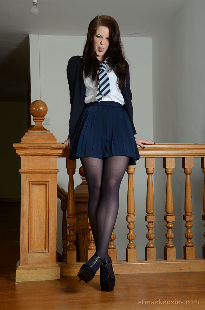 キュートな女子校生ジェシカ・アン・フィーガンがナイロンとスカートでノンヌードモデルを務める
 #51737899