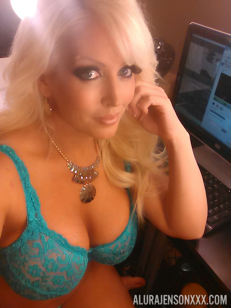 Platinum blonde bombshell Alura Jenson baring big tits for selfie #51830930