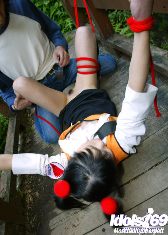 Asiática sumisa atada y follada al aire libre
 #50046407