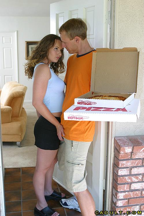 Pizza guys hunt for very tasty pussy of super hot milf Holly Day #52243862