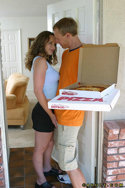Pizza guys hunt for very tasty pussy of super hot milf Holly Day #52243886