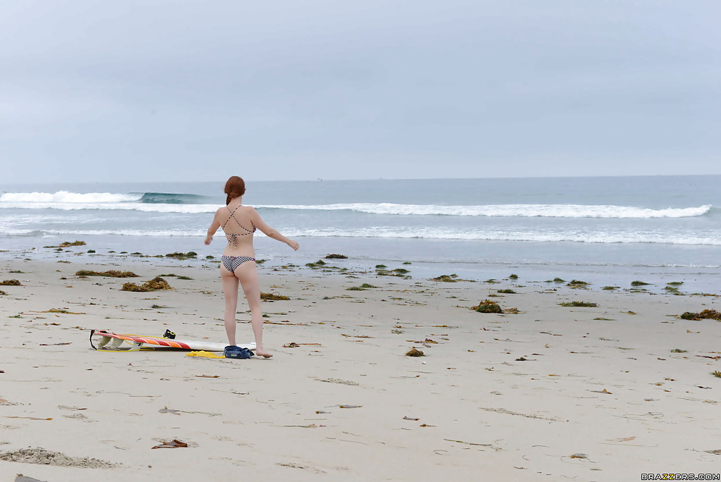 Ginger girl with large ass Penny is showing her skills on the beach #51361533