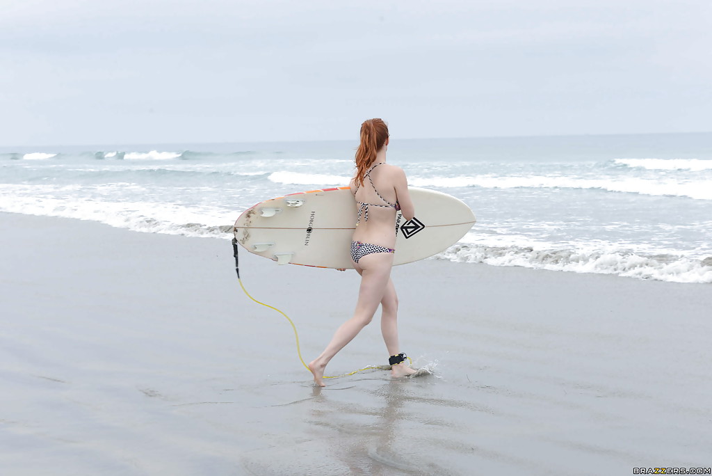 Ginger girl with large ass Penny is showing her skills on the beach #51361549