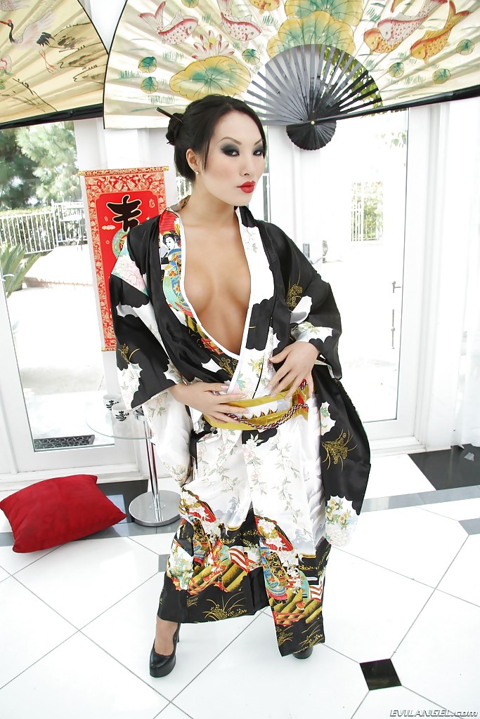 Asian minx Asa Akira taking off her kimono and exposing her inviting cunt #52771362