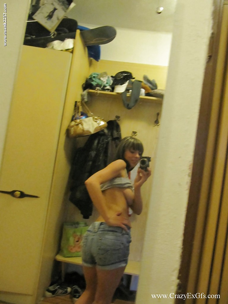 Sweet girlfriend Mellie gets some naked self shots in the mirror #51824371