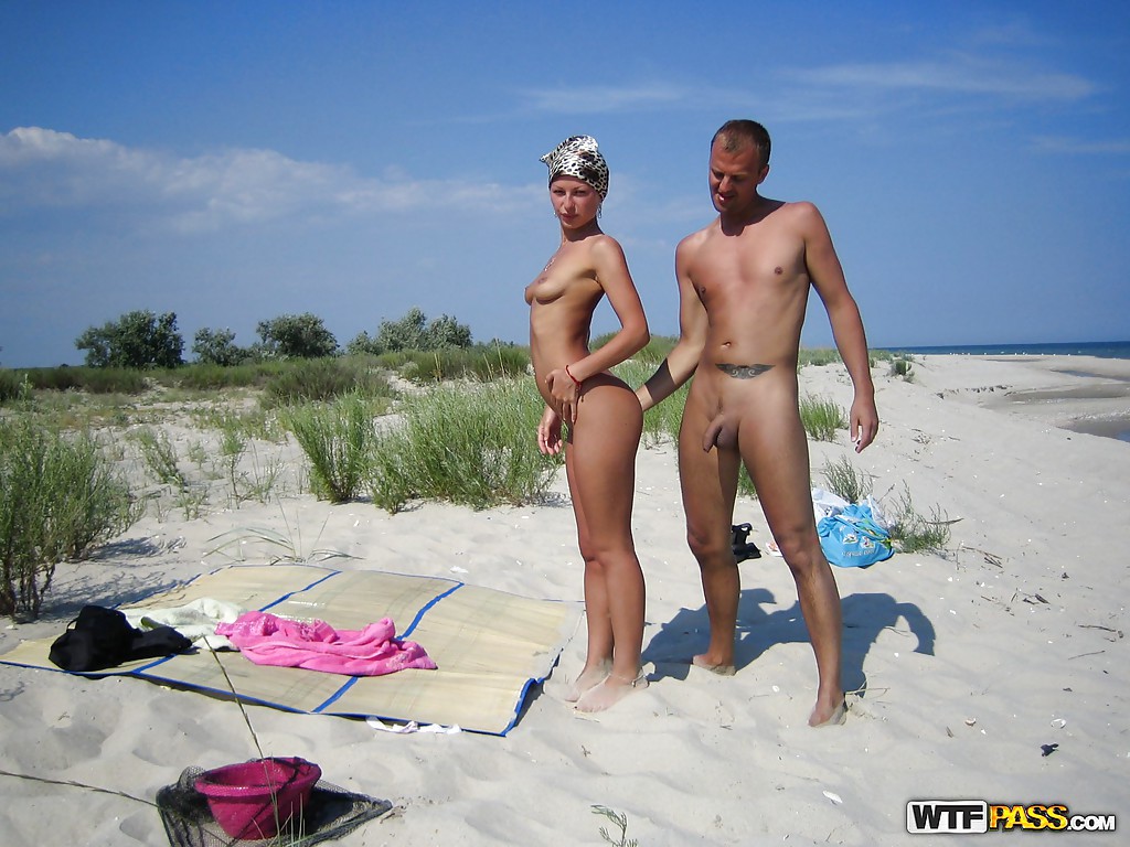 Hausgemachter Strandfick einer sexy Freundin und ihres geilen Freundes
 #50149672