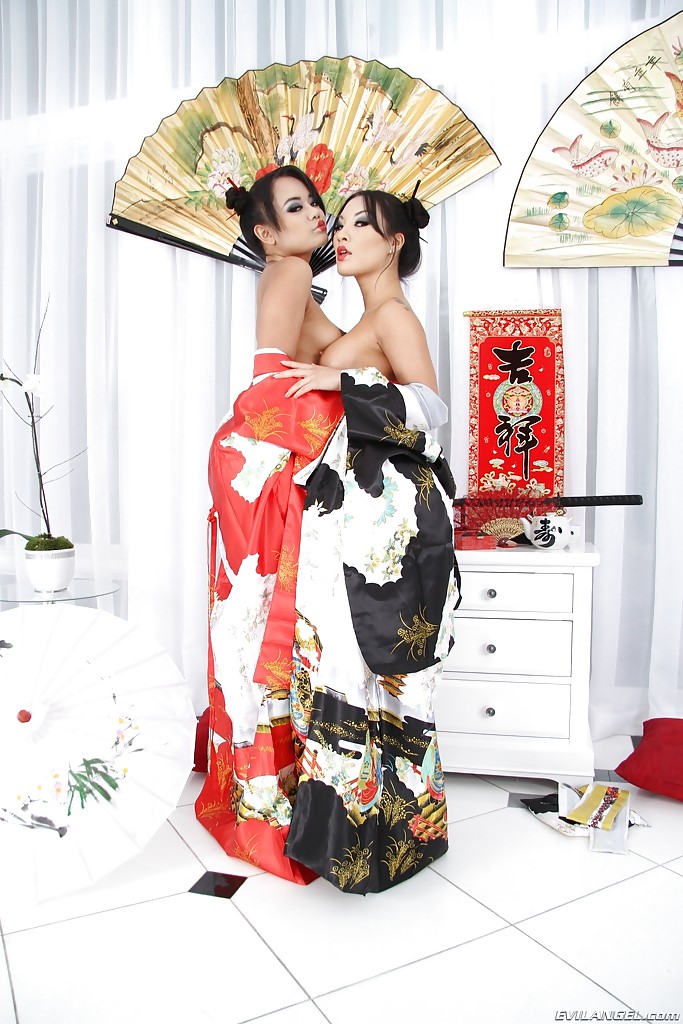 Sexy asian MILFs Annie Cruz & Asa Akira posing with toys in their assholes #52729603