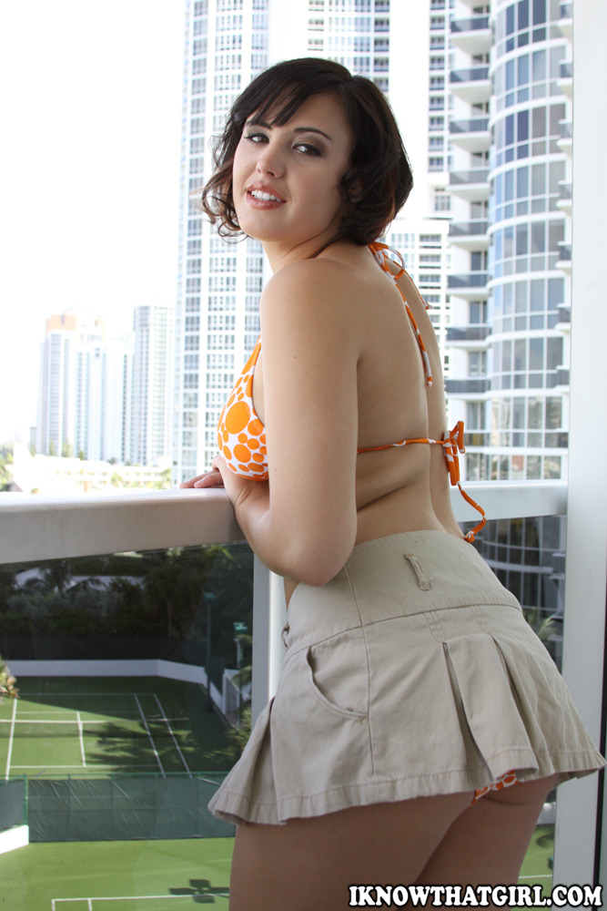 Amateur girlfriend Brooke Lee Adams shows her hot body outdoor #50157578