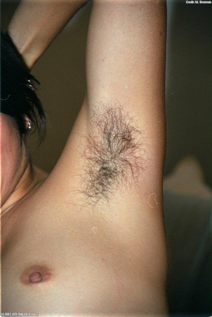 Amanda amateur asiática mostrando las axilas cubiertas de piel antes de desnudar el castor
 #52628495